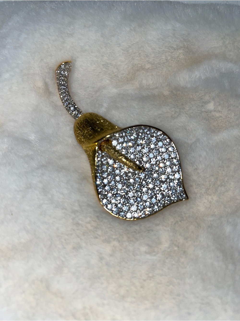 Vintage Nolan Miller Gold & Silver Pavé rhinestones set in a Calla Lily Brooch. - Picture 3 of 6